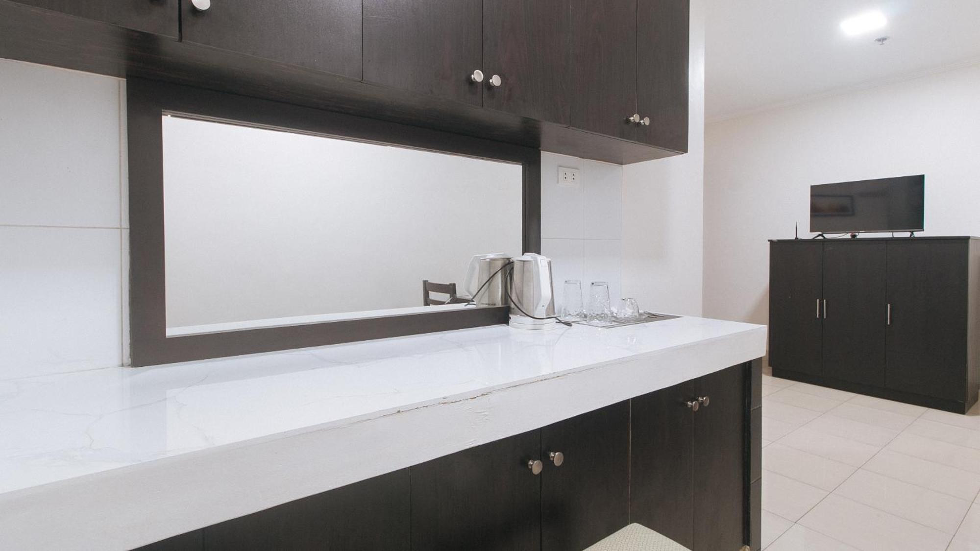 Urbanview At Evangelista Street Makati Makati City Zewnętrze zdjęcie