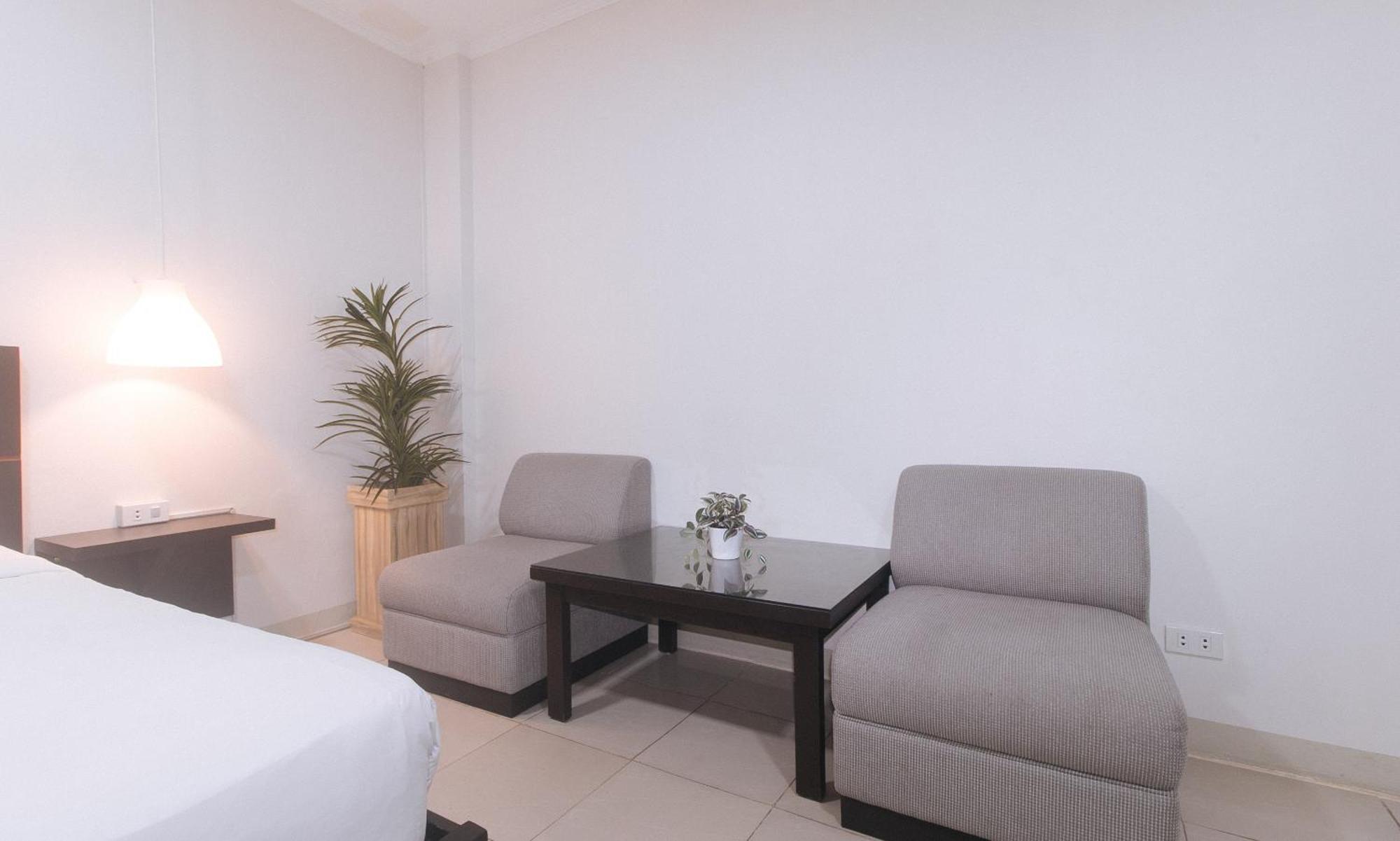 Urbanview At Evangelista Street Makati Makati City Zewnętrze zdjęcie