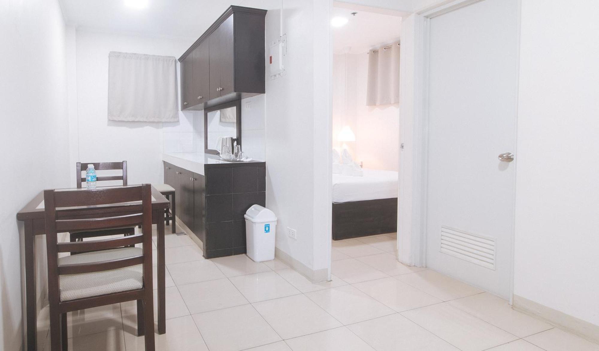 Urbanview At Evangelista Street Makati Makati City Zewnętrze zdjęcie