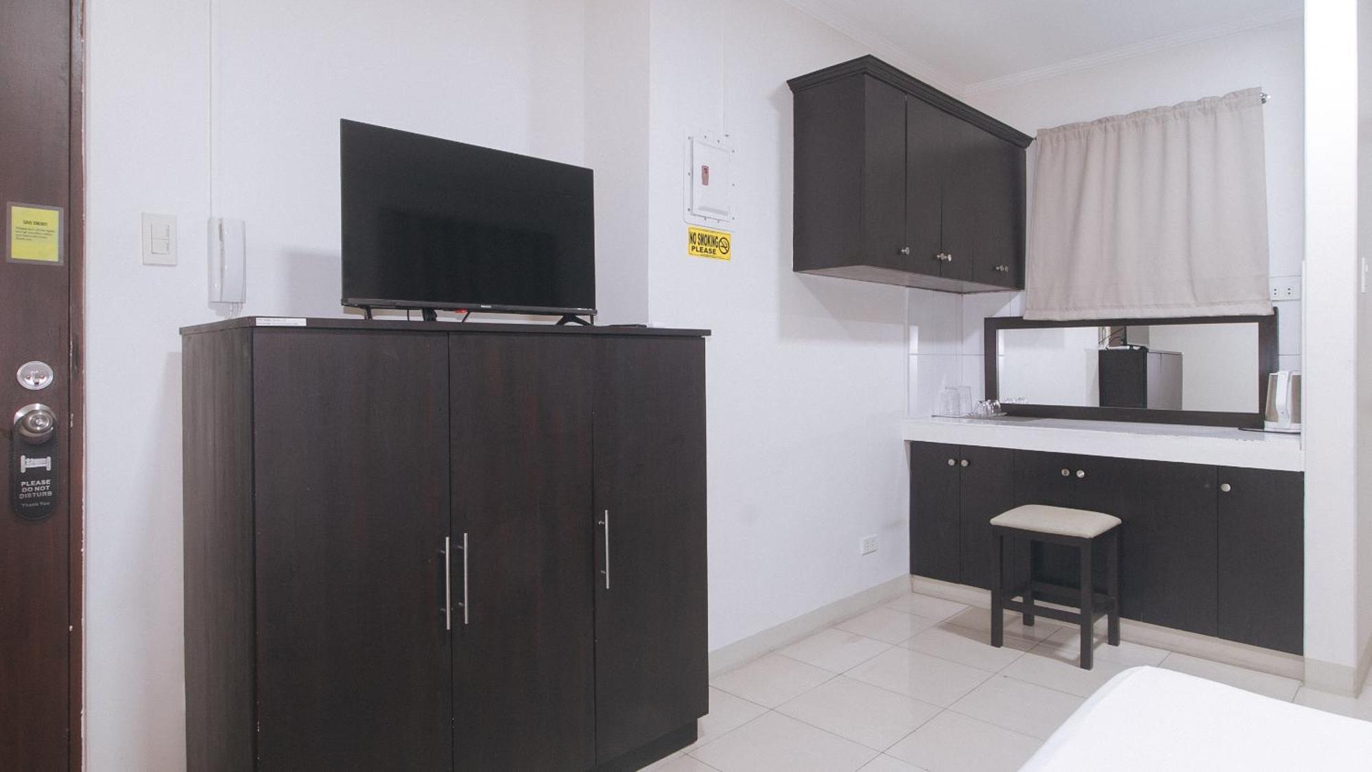 Urbanview At Evangelista Street Makati Makati City Zewnętrze zdjęcie