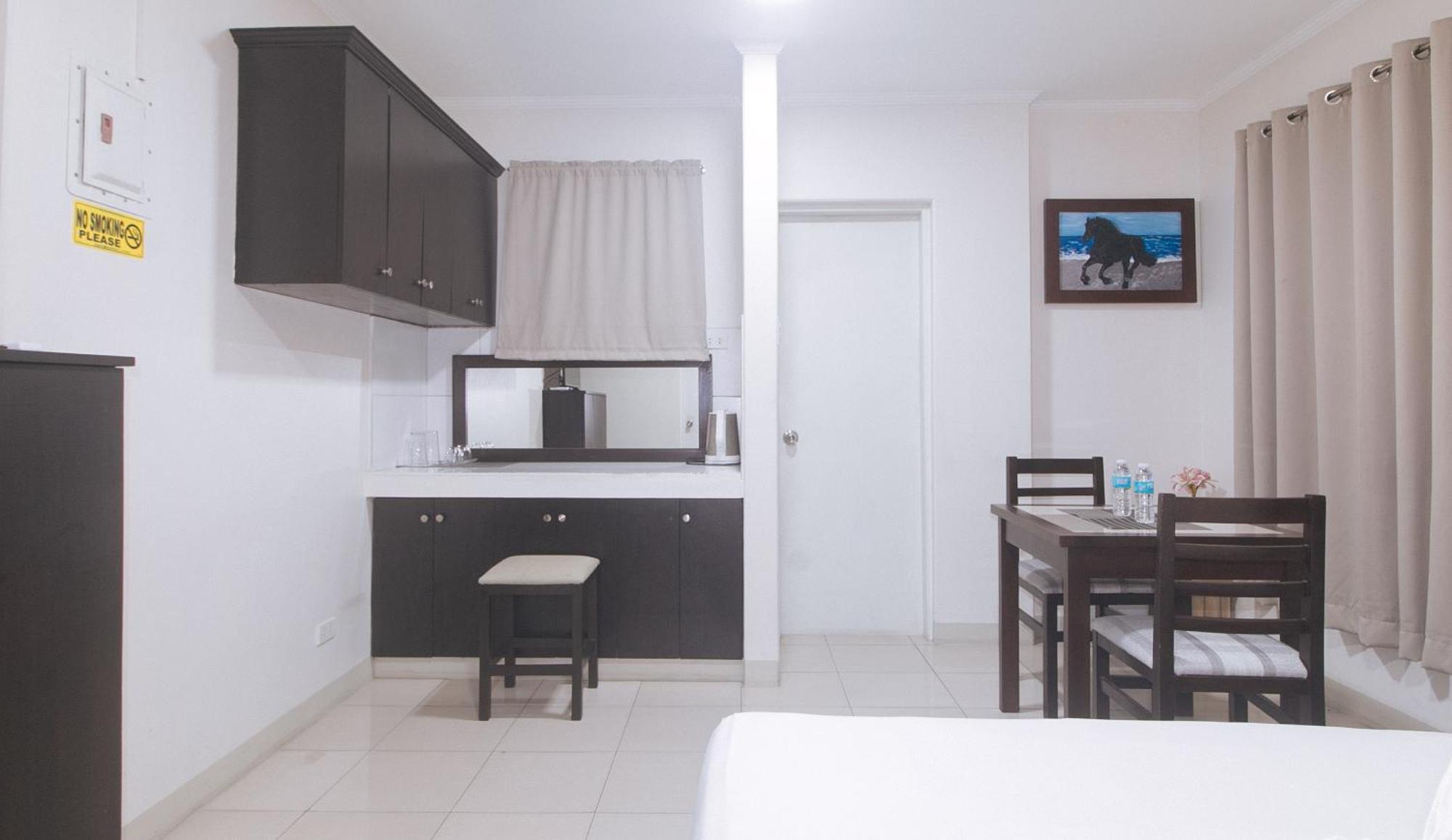 Urbanview At Evangelista Street Makati Makati City Zewnętrze zdjęcie