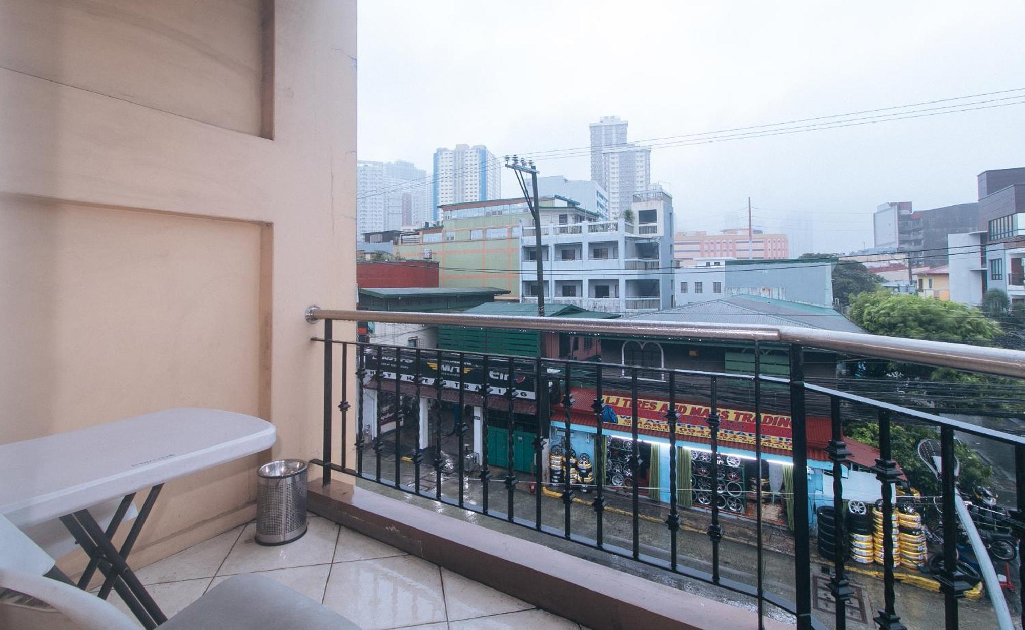 Urbanview At Evangelista Street Makati Makati City Zewnętrze zdjęcie